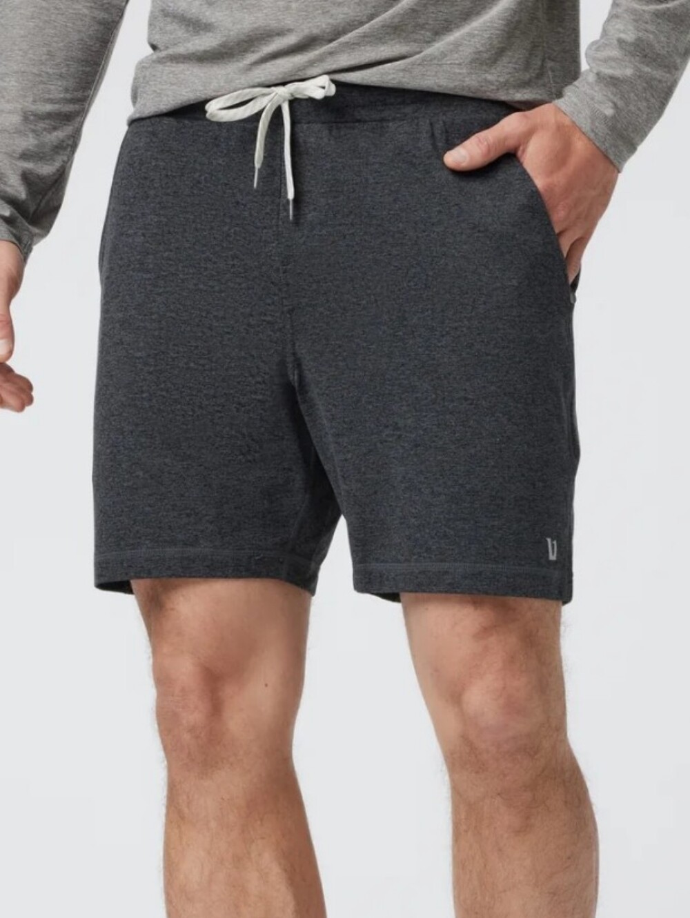 Vuori Ponto Performance Short 7" Size Large charcoal
